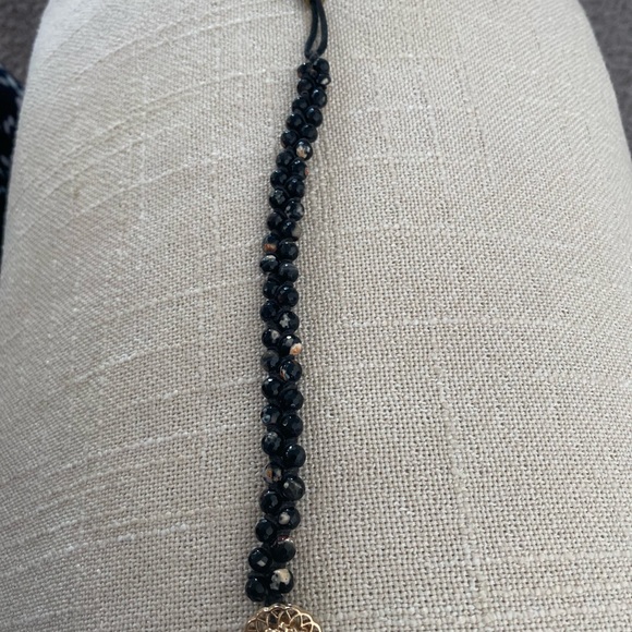 Black Agate bracelet with vintage Lion button clasp - Picture 5 of 7